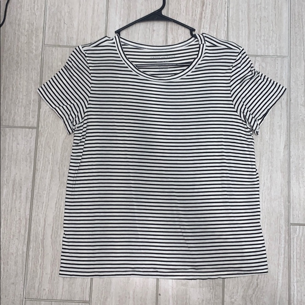 american eagle-soft and sexy top
